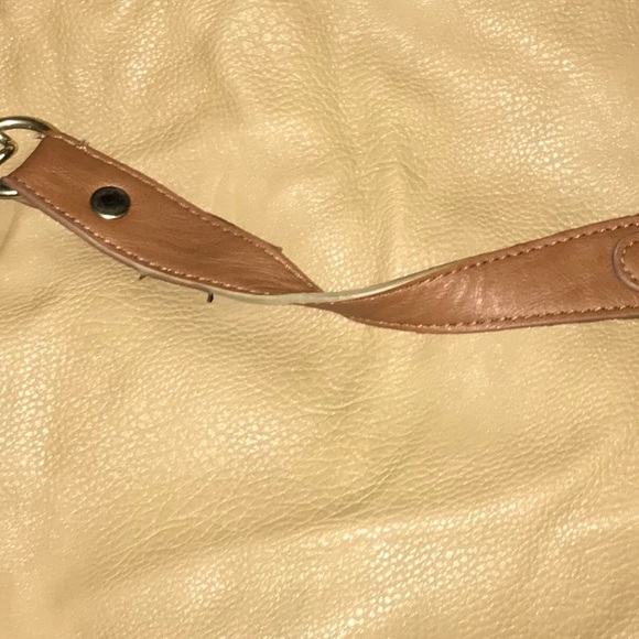 Steve Madden beige chain bag. - Picture 2 of 8